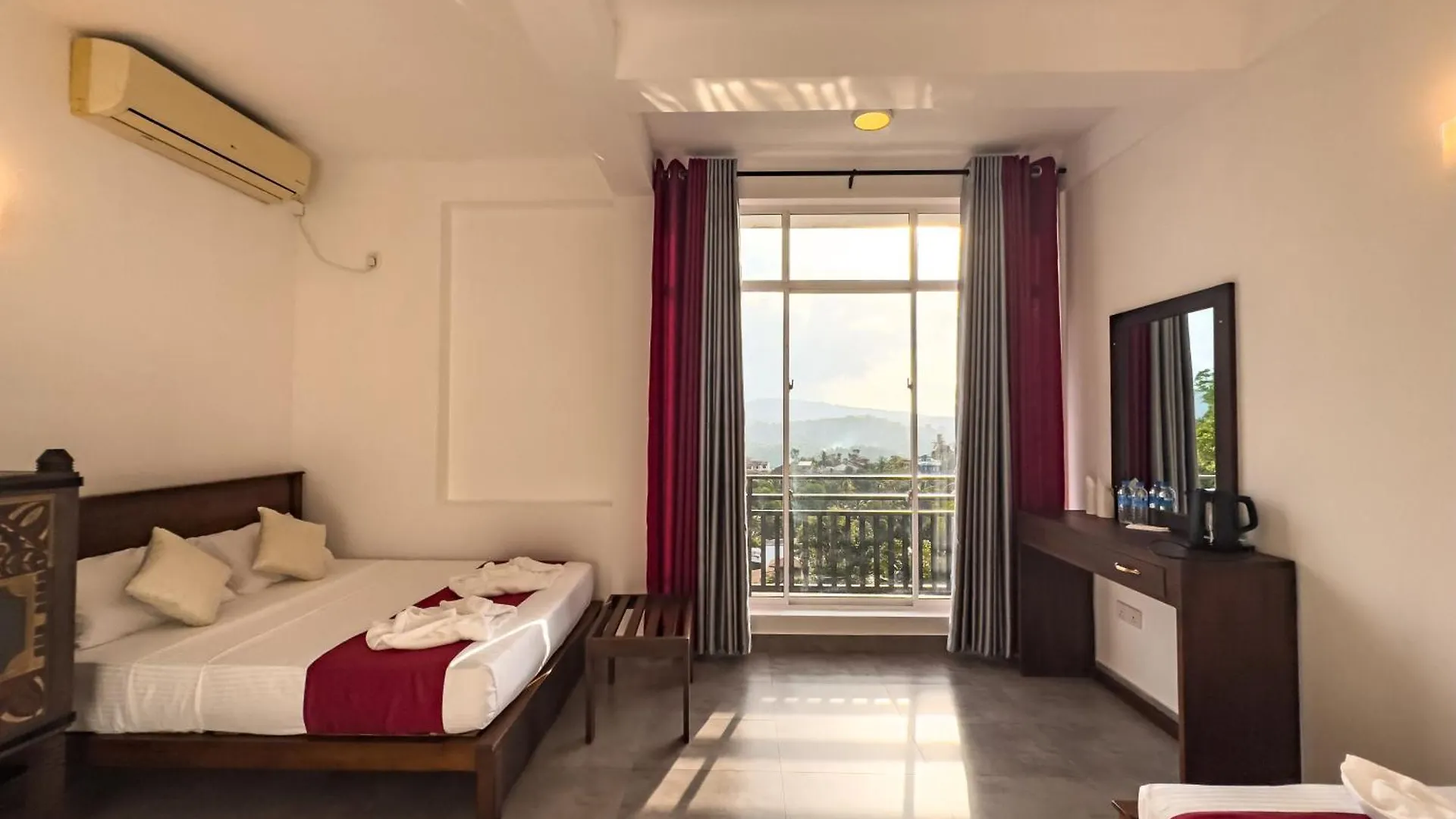 Hotel Red Chillies Tourist Inn Kandy